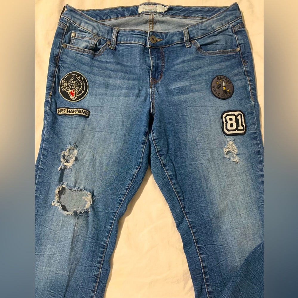 TORRID Jeans with embroidered patches size 14